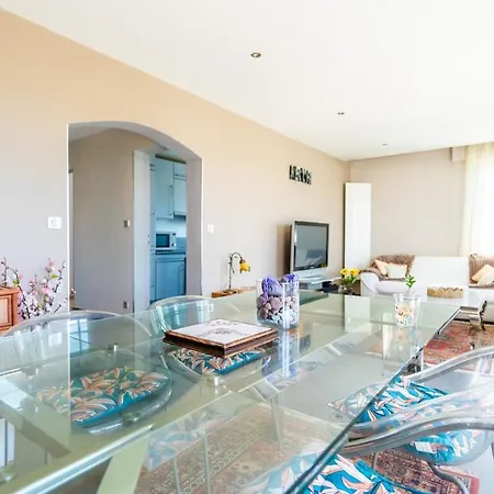 T3 Lumineux Proche Centre Et Plages Apartment