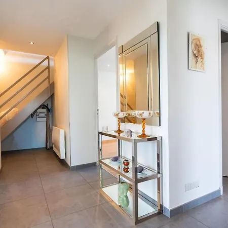 T3 Lumineux Proche Centre Et Plages