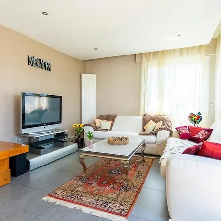 Apartment T3 Lumineux Proche Centre Et Plages *
